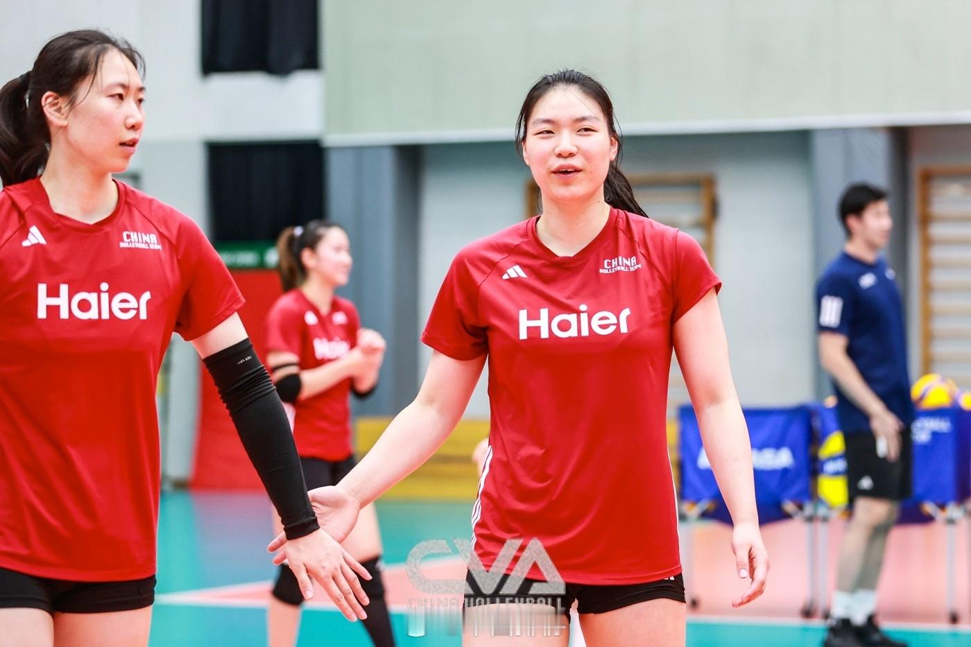 中国女排 中国女排集训照片 