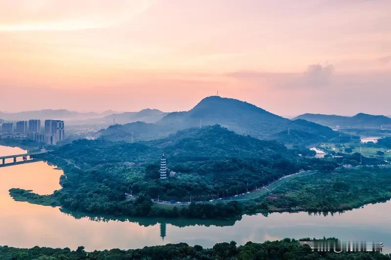 【诗意岭南·三日漫游】
山水画廊与艺术秘境
邂逅佛山灵秀之境
来一场治愈身心的