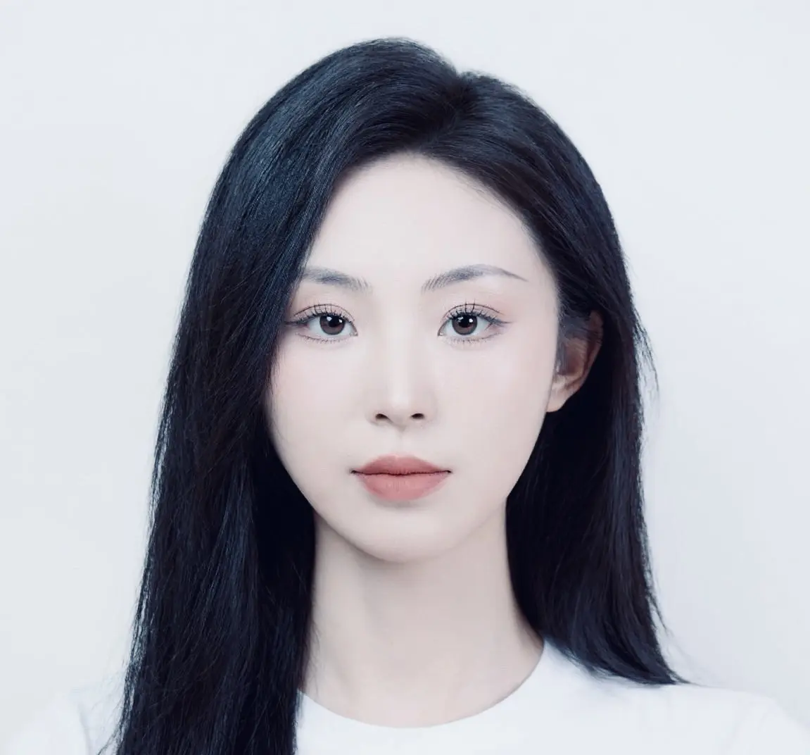 你对她皮囊失望，殊不知她灵魂滚烫