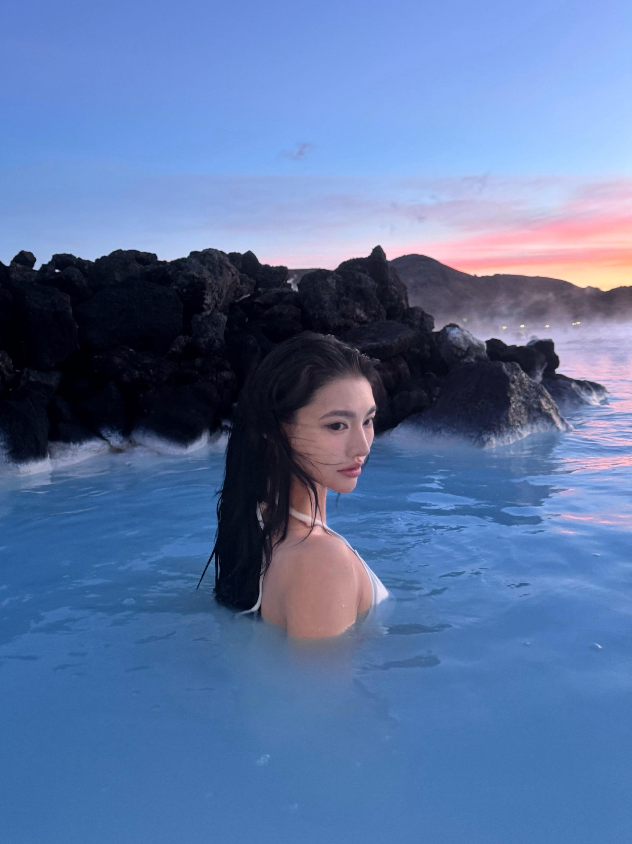 𝘉𝘭𝘶𝘦𝘭𝘢𝘨𝘰𝘰𝘯 蓝湖温泉想来好久了，今年终于...