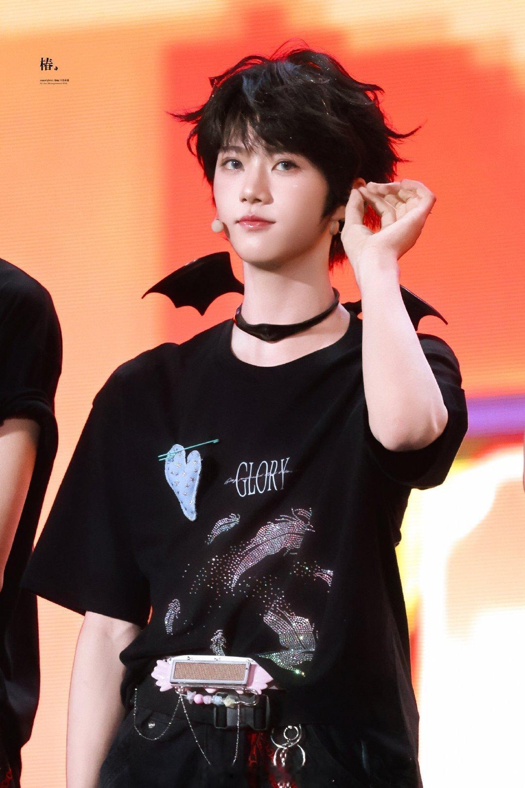 张函瑞小恶魔飞吻小宝宝太美萌了 