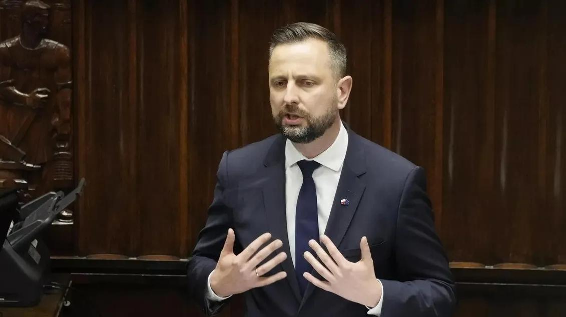 【昭然若揭】
当地时间2025年11月24日，波兰国防部长卡米什表示：关于乌克兰