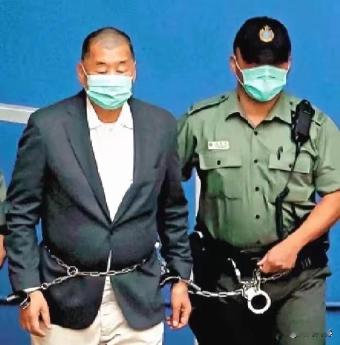 老特具有高超的语言艺术，知道什么时候该说话，知道说话的时候该说什么，不该说什么，