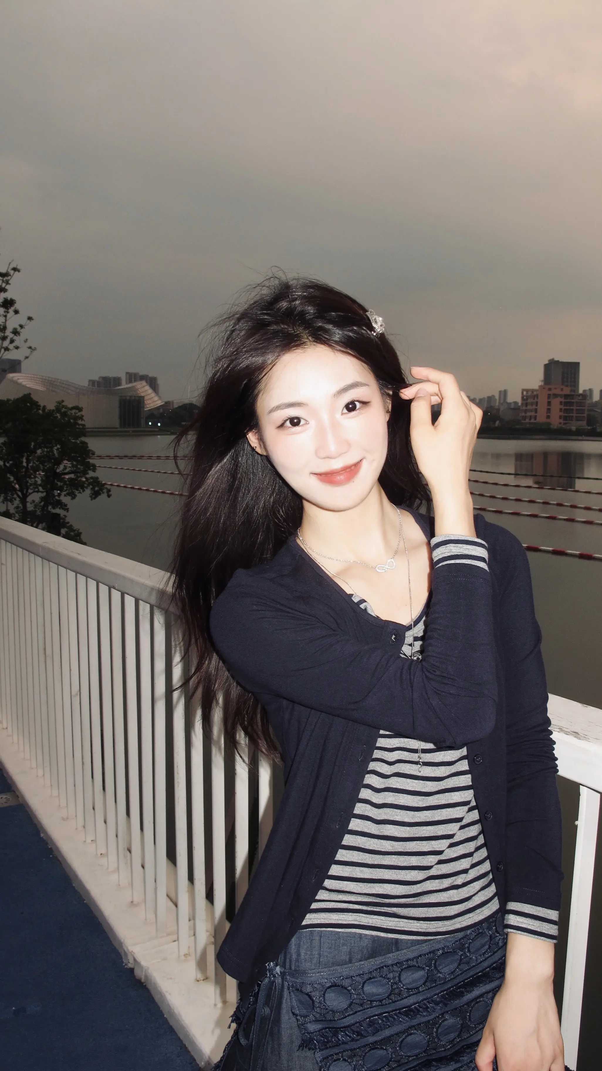 夜幕降临时。