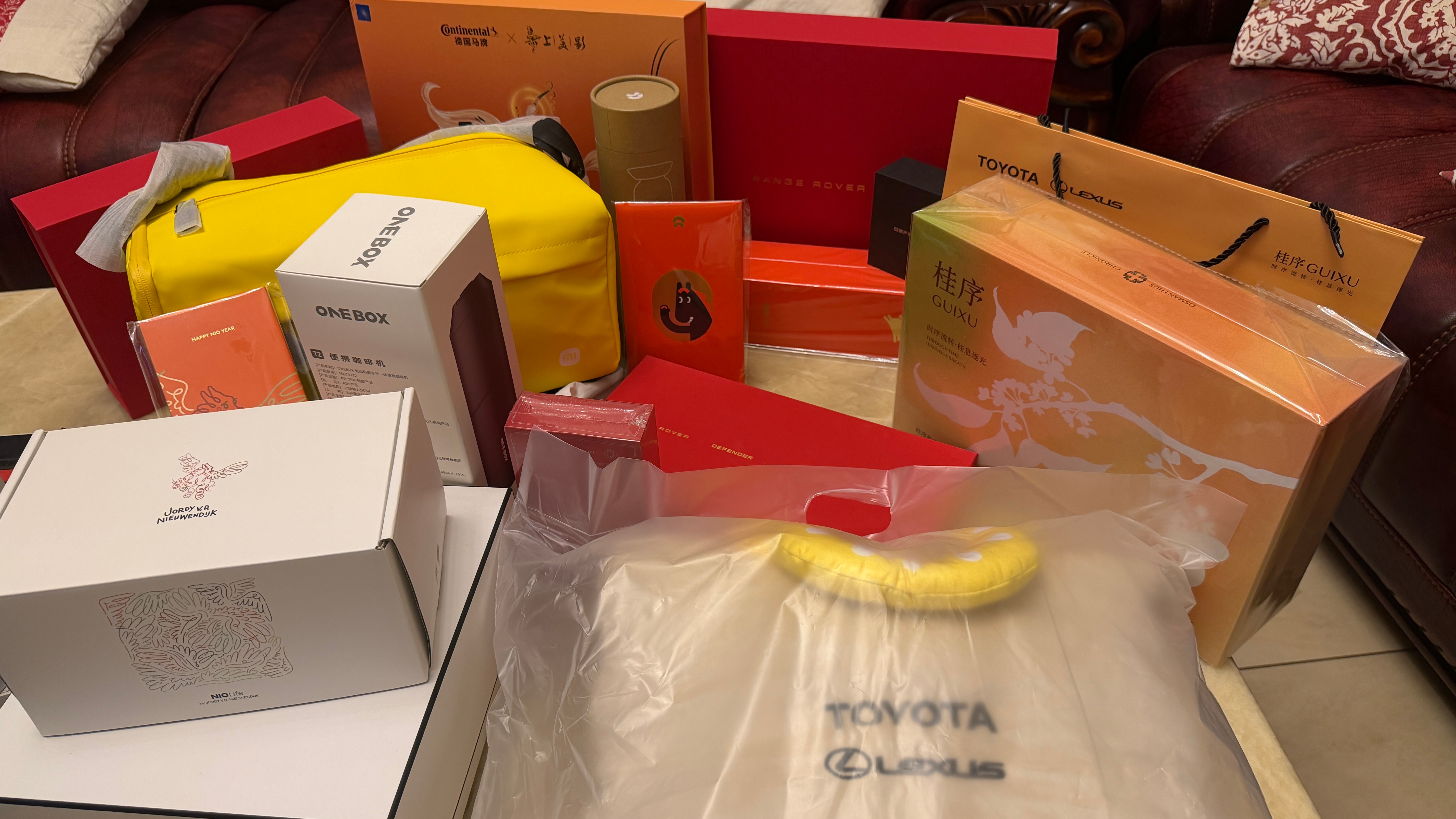 预告一下喜气传递活动🎉即将开始啦！明天开始，铁粉新年抽奖！是咱家铁粉就能参加～