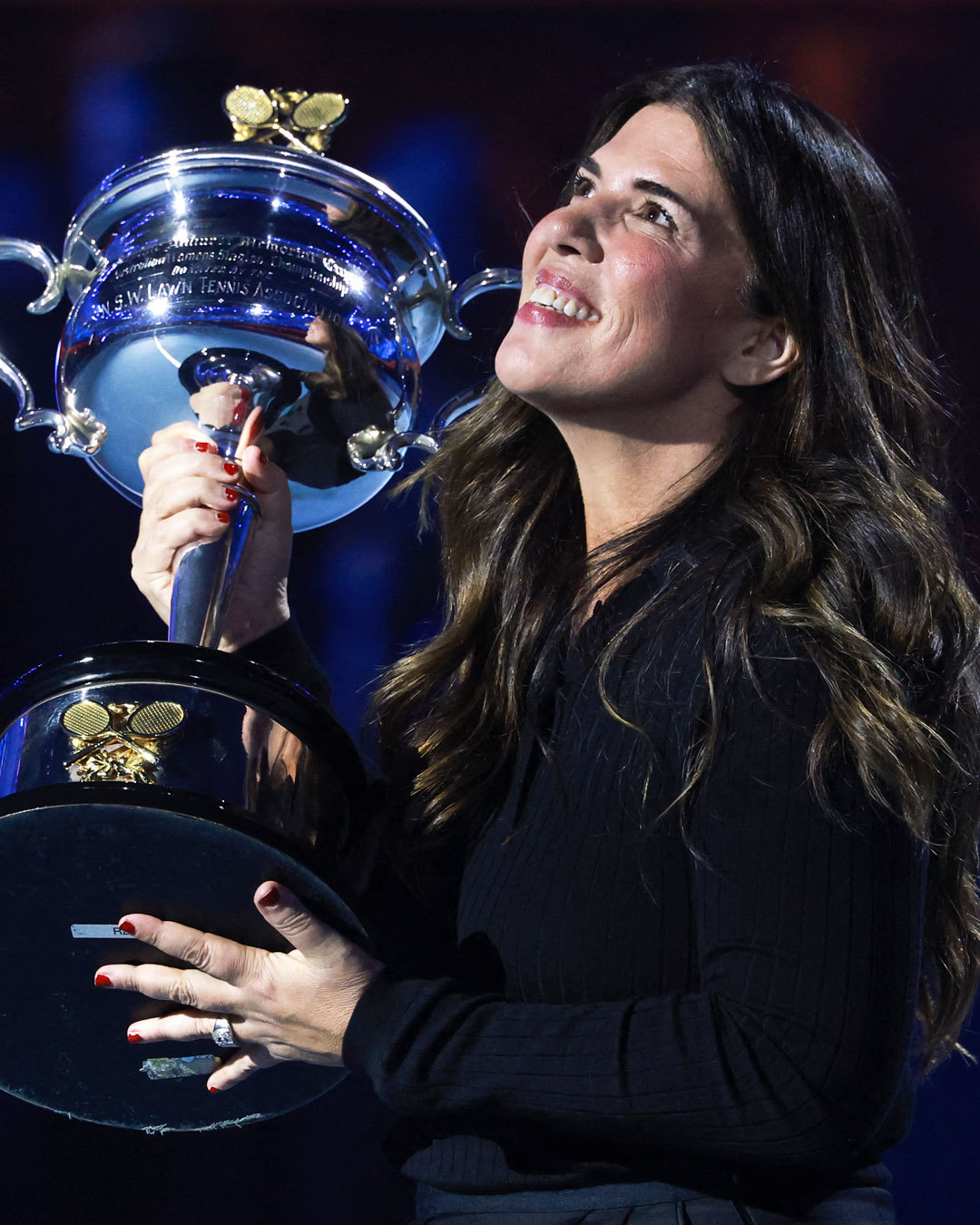 昨晚的女单决赛颁奖嘉宾老球迷应该认得吧？莱巴金娜首夺澳网冠军澳网2026这很澳网