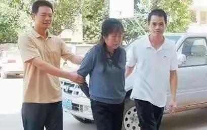 对人贩子判死刑？理性思考比情绪化定罪更重要
 
近期，“人贩子是否该判死刑”的话