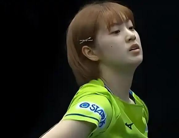 我去！朱梓予不愧是孙颖莎陪练，进步太快了，快到零封长崎美柚。

第一局
长崎美柚