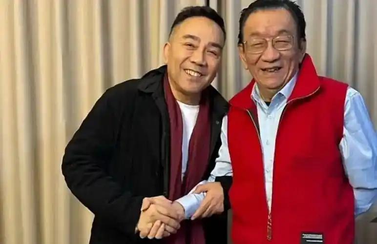 杨议说过几天等侯耀华气消了，再给他买两条塌目鱼和貂送过去，顺便再给他收拾一下屋子