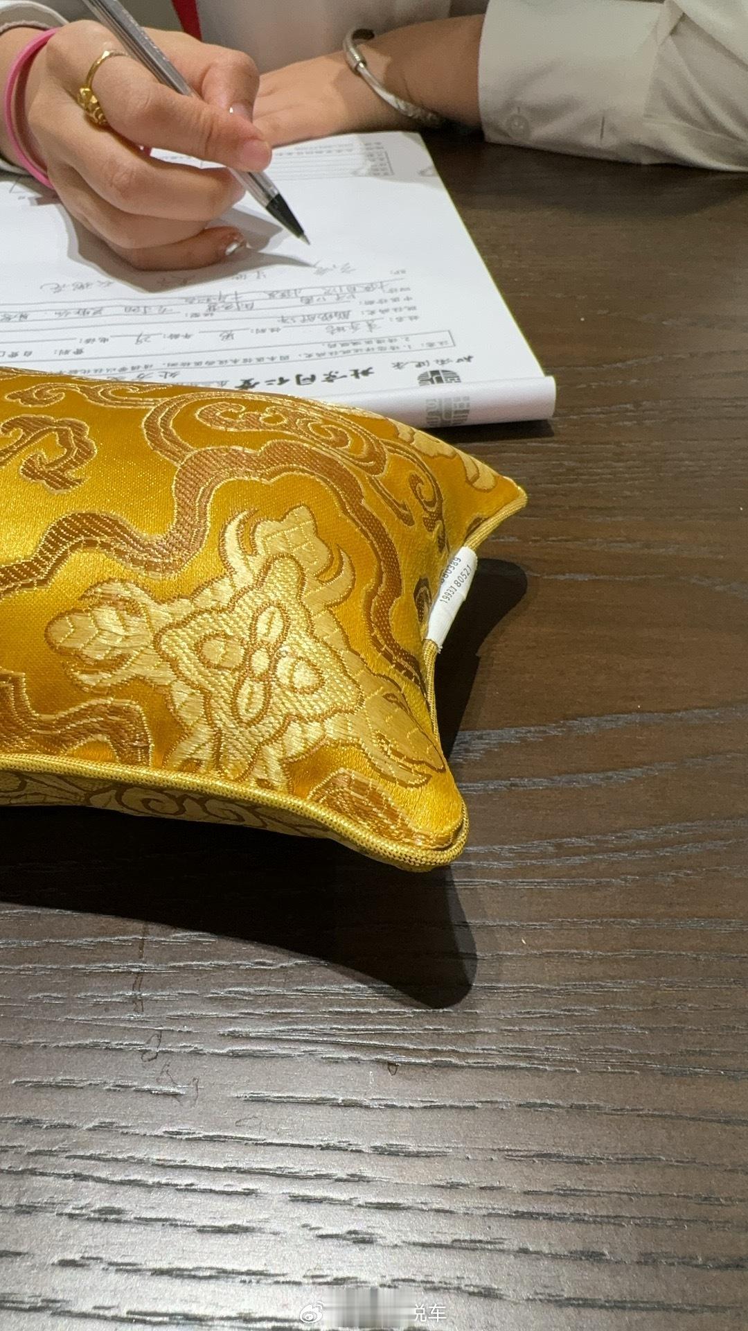 号脉这玩意有点神奇，真的能号出来一些生活习惯，我都没说话，医生让我节制一点，一周