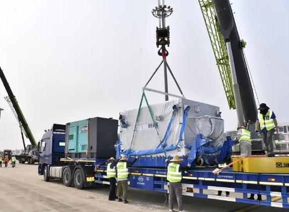 中国航天这波操作太硬核！就在美国4人组绕月返回地球之际，嫦娥七号已经全部安全运抵