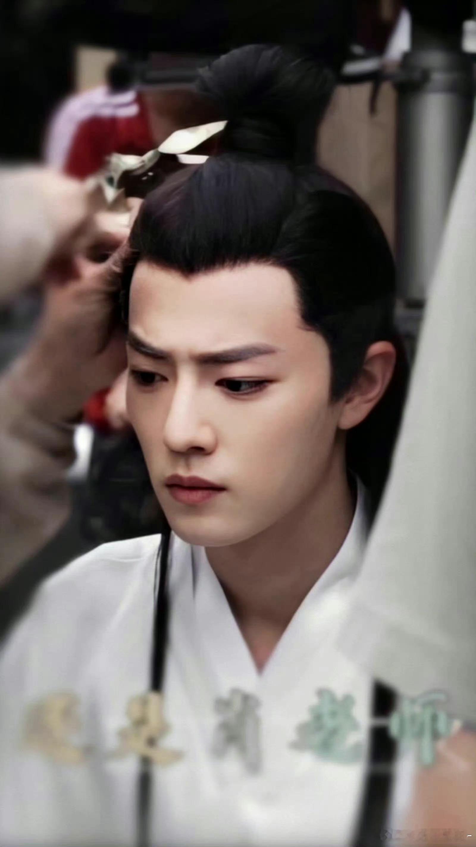 和魏无羡一个时期的小言大人 身上没有一丝魏无羡的影子 好牛啊肖战