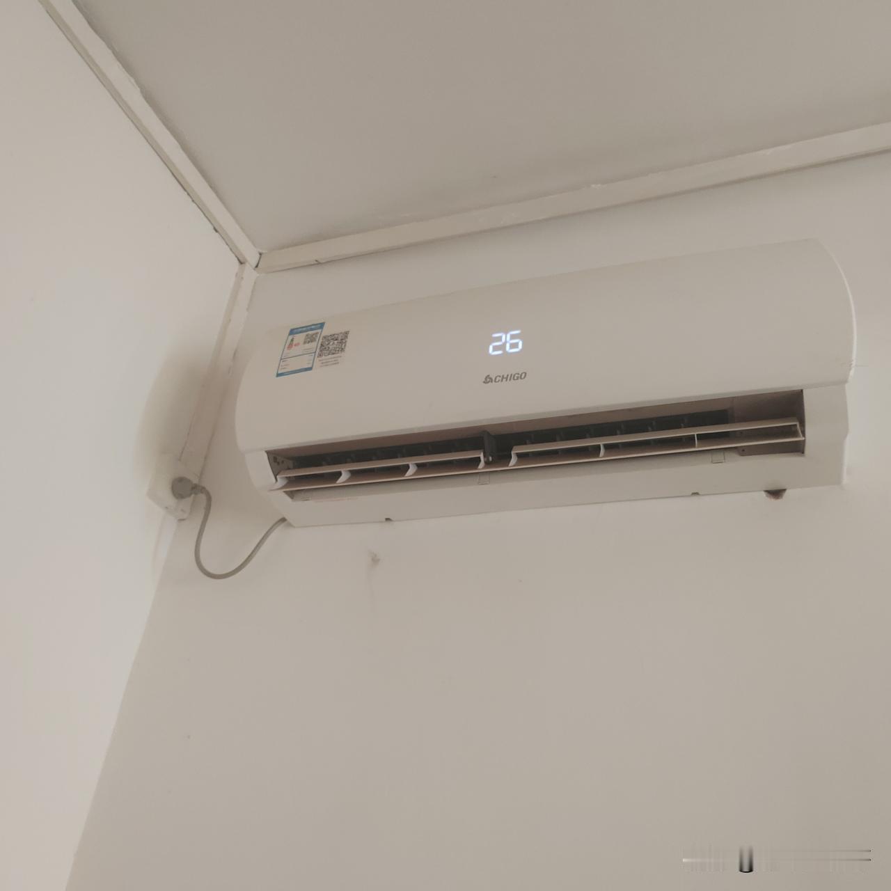 是不是只有广东这里现在就已经要开空调了？这两天天气有点热，气温达到了33℃，无论