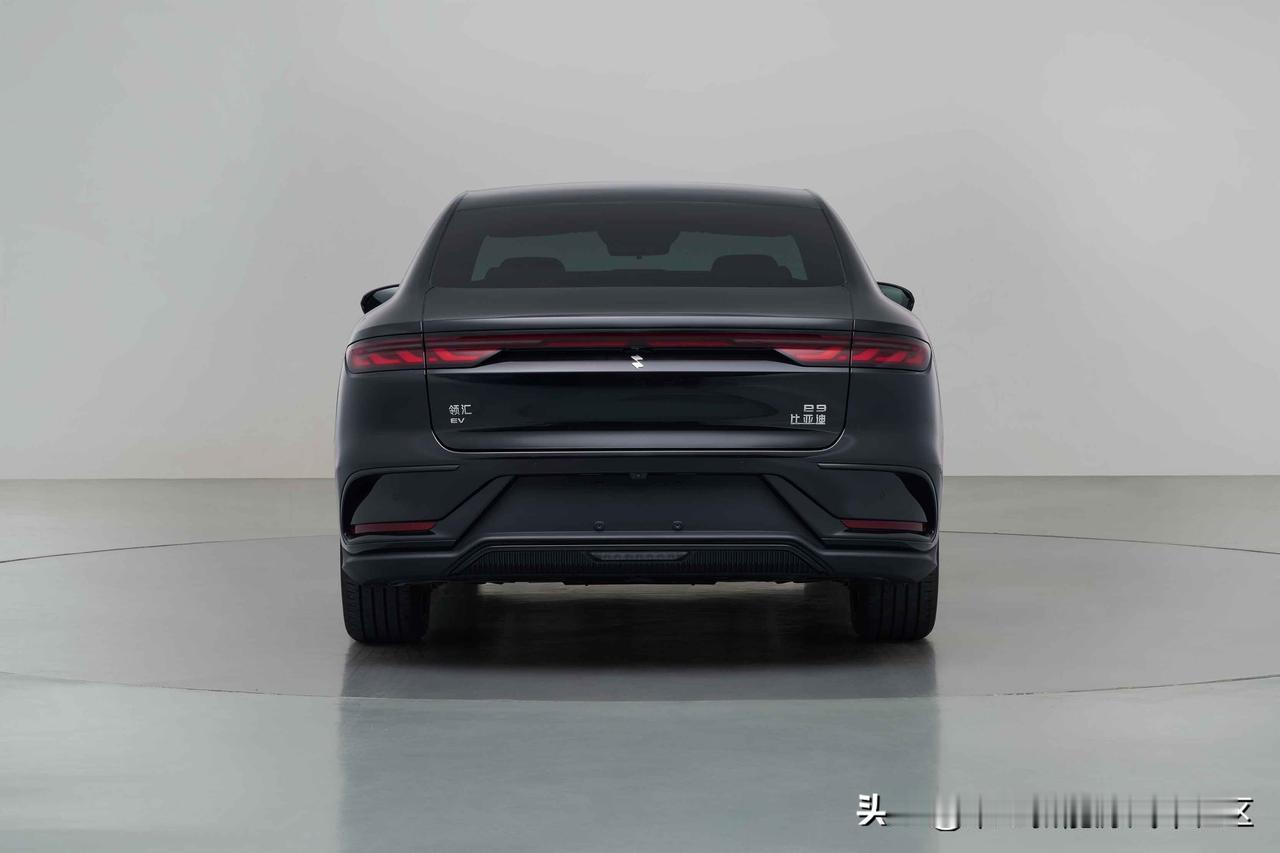 比亚迪新整了个“领汇牌”[恐惧]把之前对公销售的车型都归进去了[思考]
包括e7