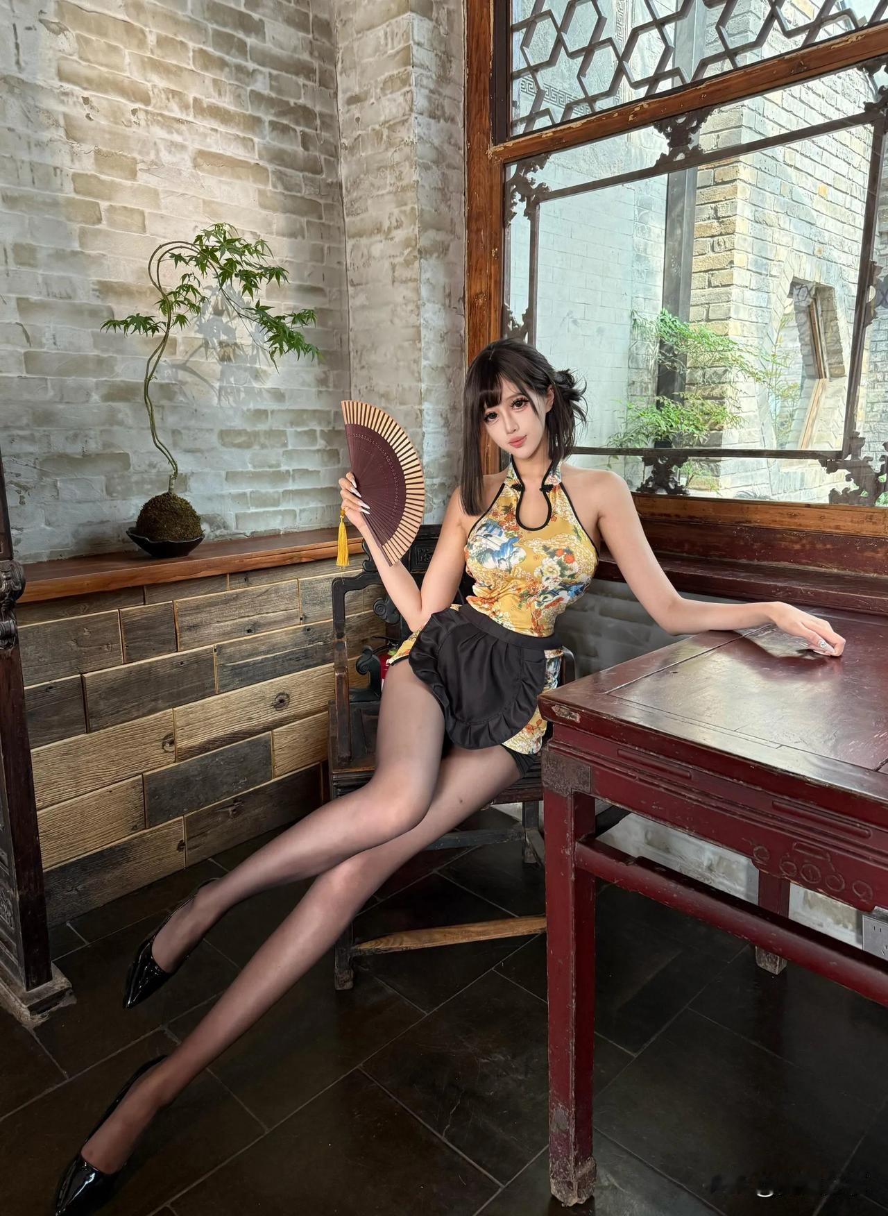 复古风情的下午茶时光，优雅与自然交织[心]