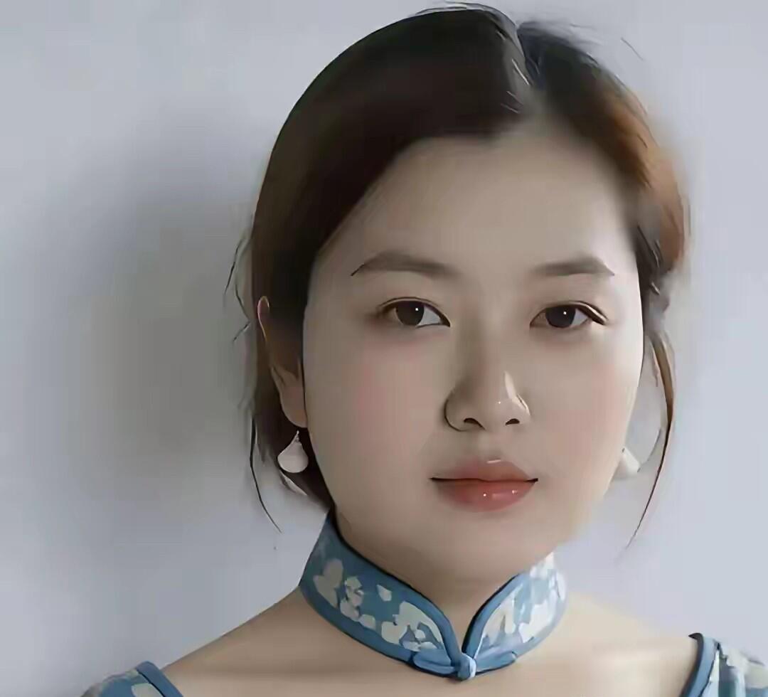 她好美啊，气质优雅干练，尤其喜欢她的这款发型，太适合她的脸型了，皮肤白皙，脸蛋圆