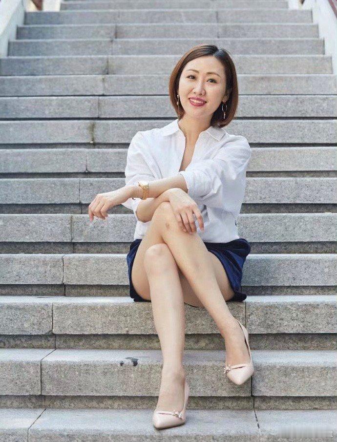 气质型美阿姨白衬衣爱了 ​​​