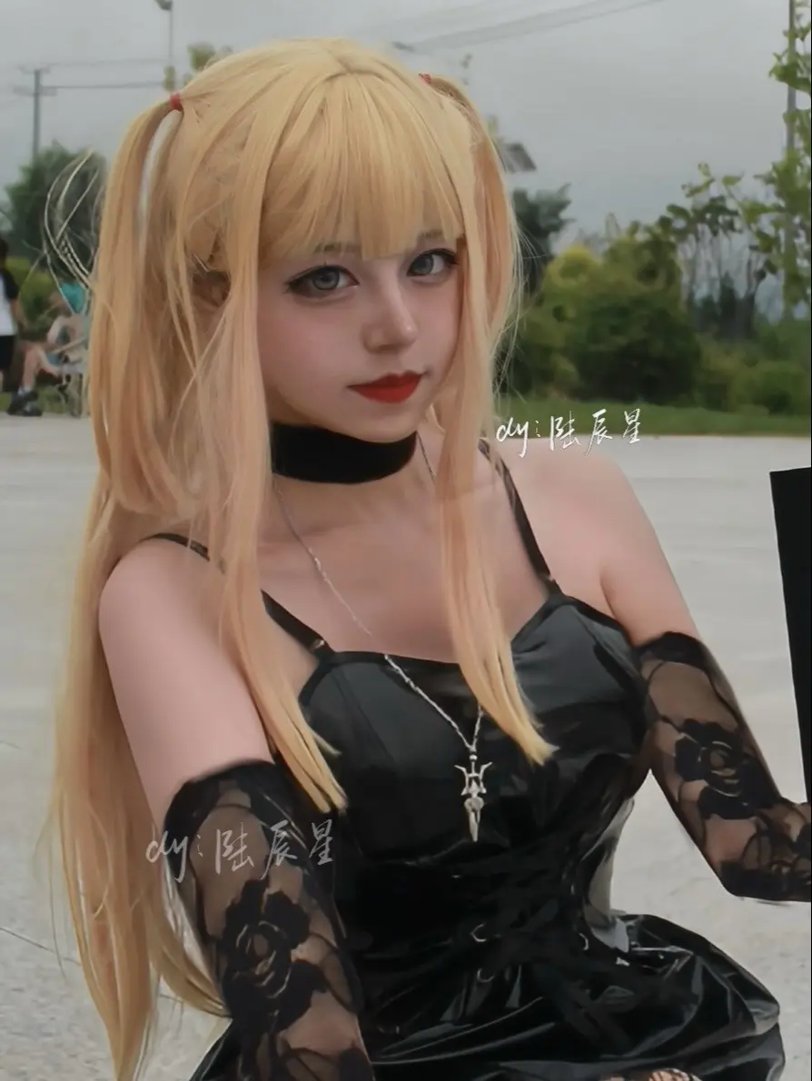 弥海砂 cos 别眨眼我要变身了 coser cosplay