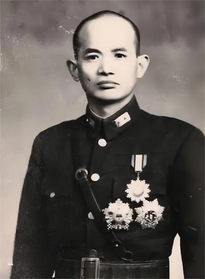 1935年，黄埔一期同窗俞济时审讯刘畴西，自己烤着火，连口热水都没给他喝，就连黄