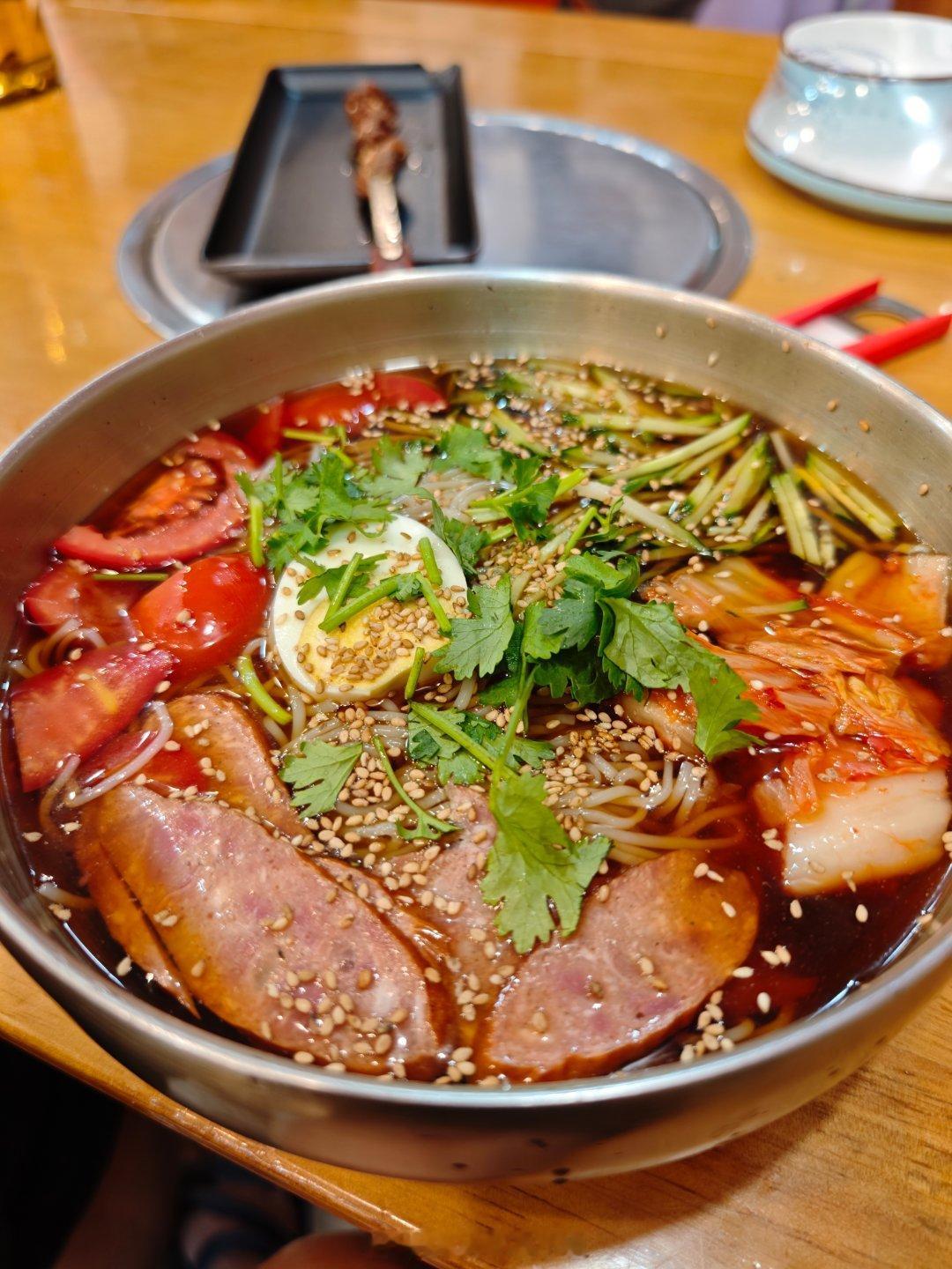 夏天最爱吃的主食居然是冷面[捂嘴哭]（我的基因可能是个东北人）不好意思这个点发，