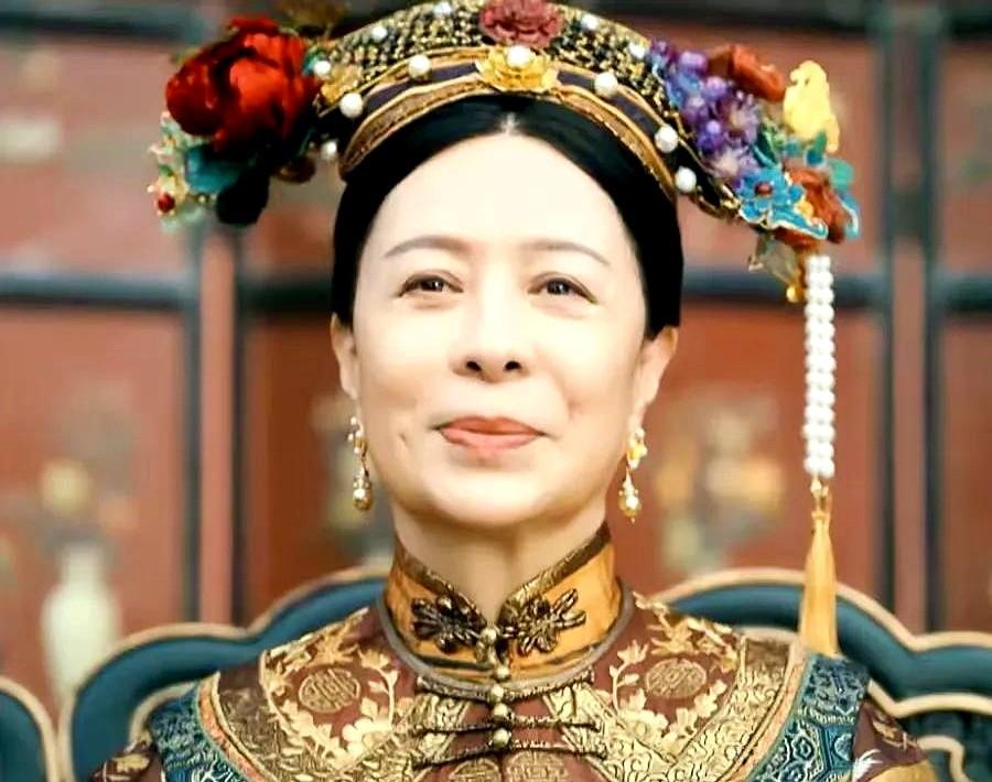 顶着一张演惯好人的脸去演慈禧，观众盯着屏幕半天没回过神。
　　历史剧江海潮生开播