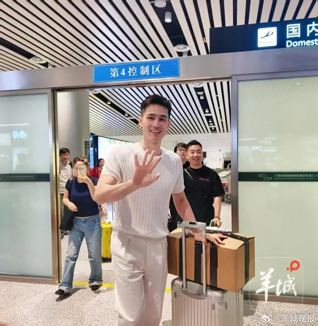 【#番刈树下根脉始终相连#｜羊晚快评】一句“黄望沟番刈树下在哪里”，换来的是全网