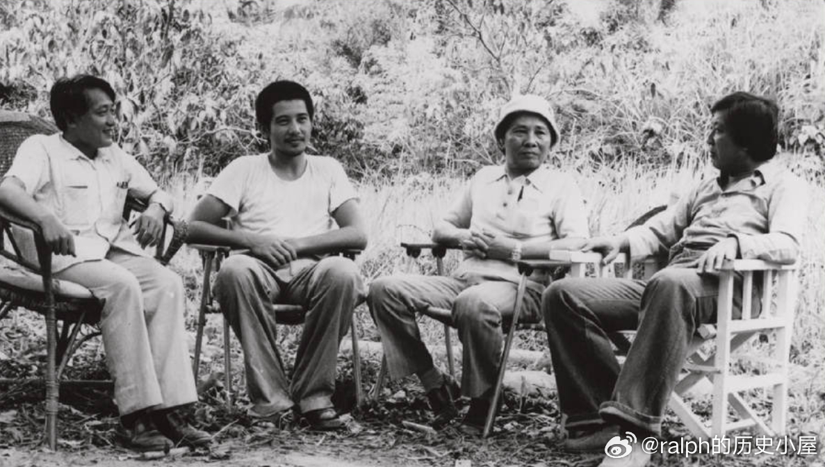 1980年电影《原乡人》拍摄期间，导演李行、钟肇政、秦汉、钟理和之子钟铁民在一起