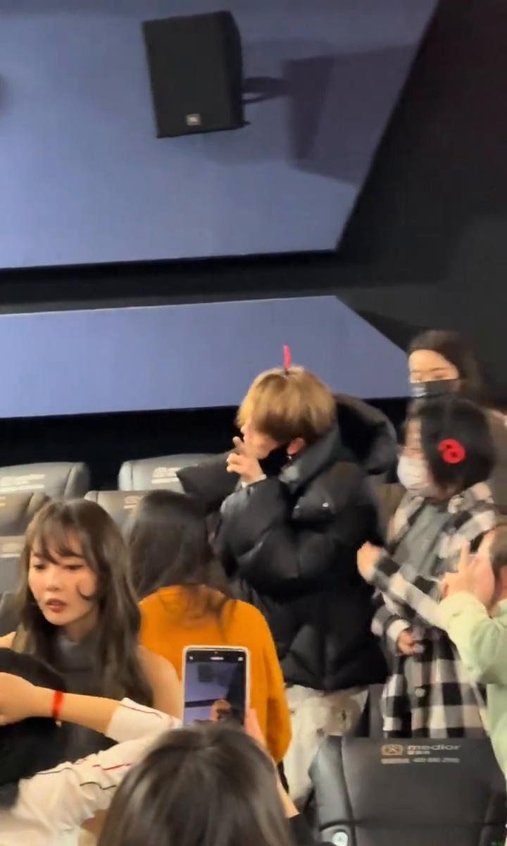 37岁，正是男演员最尴尬的年纪？
尹正用一场跨越20年的演技，狠狠打了所有人的脸