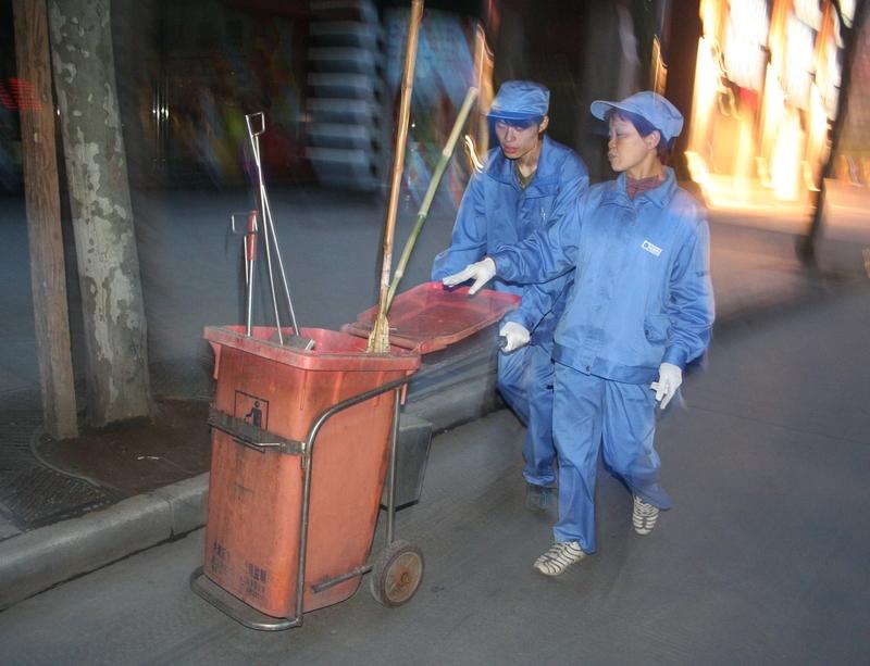 我的母校是中专，如今成了大专！
无论从学生质量，还是学风学纪都今不如昔！
过去的