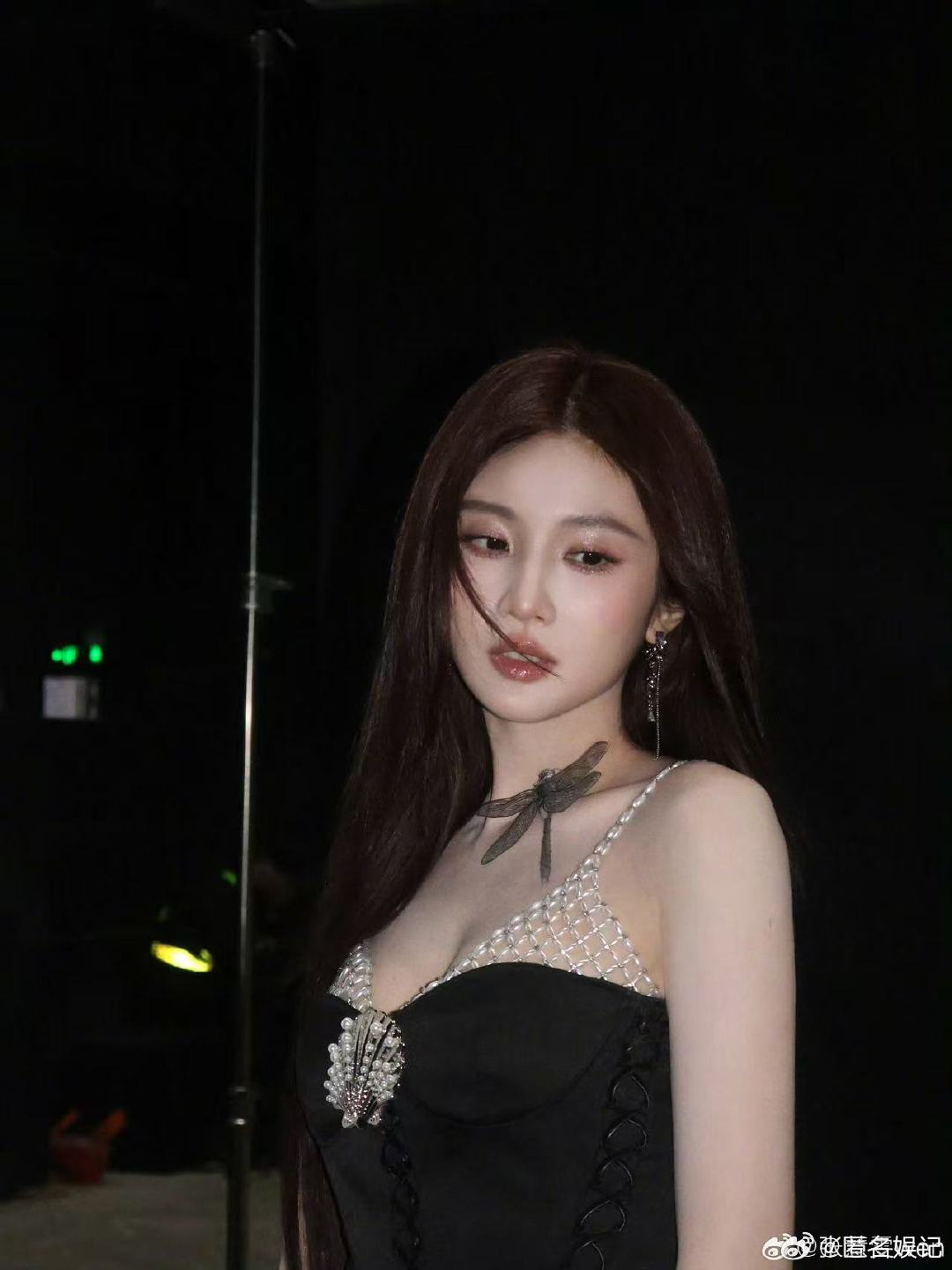 张慧雯初舞台紧张乘风2026嘴上说着紧张还发照片解压，舞台上的张慧雯明明又美又有