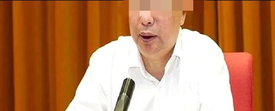 现在的人总迷信“混圈子”。

觉得只要酒桌上碰过杯，搭过班子，就等于签了生死同盟