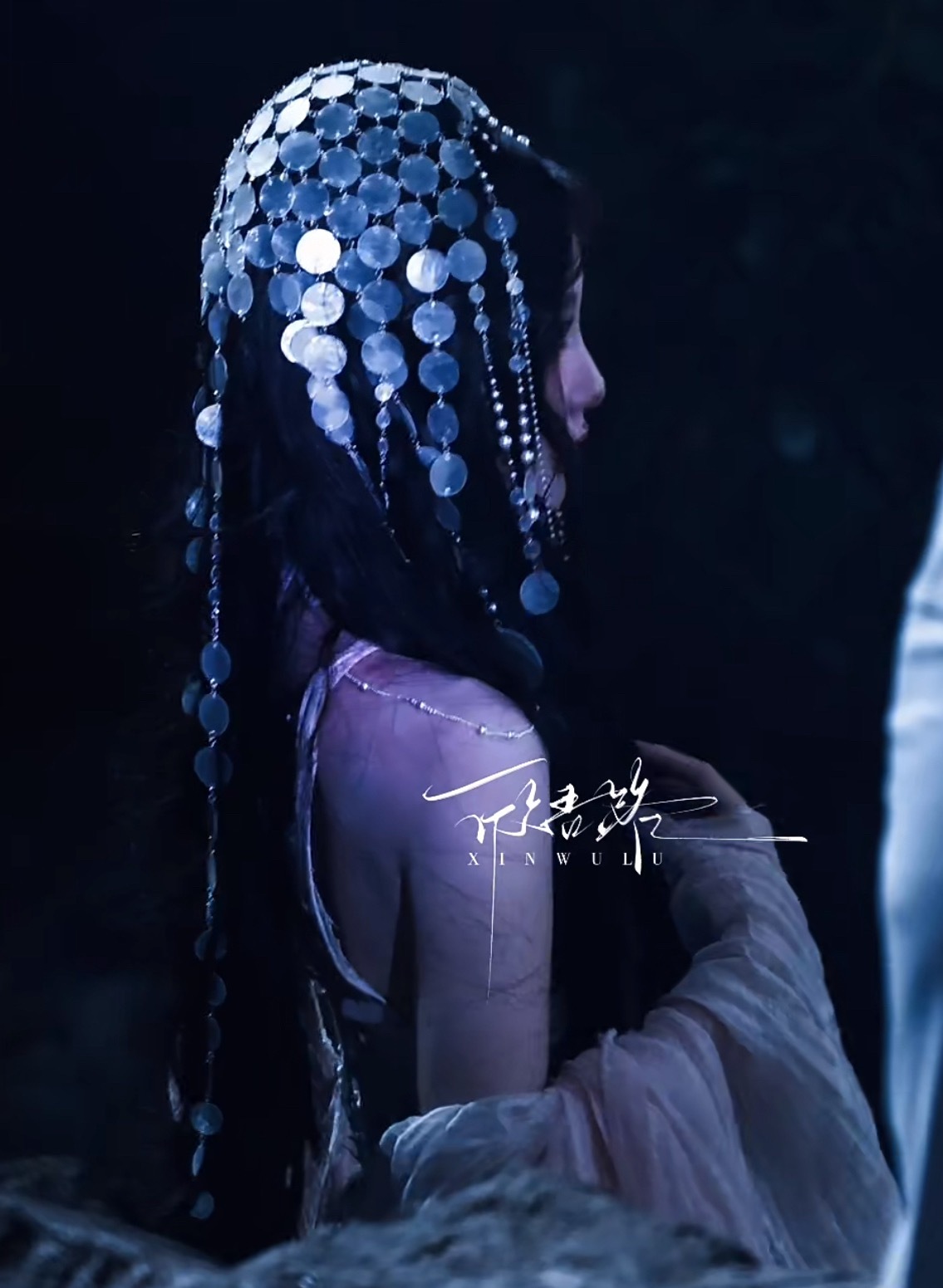 虞书欣真的好薄一片，这个美肩