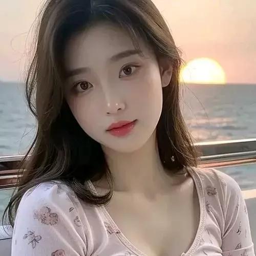 海上生明月，天涯共此时。