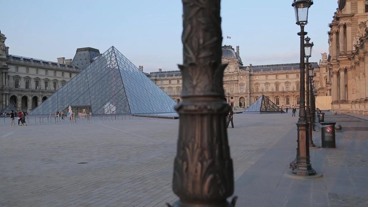 7分钟，卢浮宫的晨露还没干，法国人的心跳停了半拍
 
清晨的卢浮宫刚掀开金色的帘