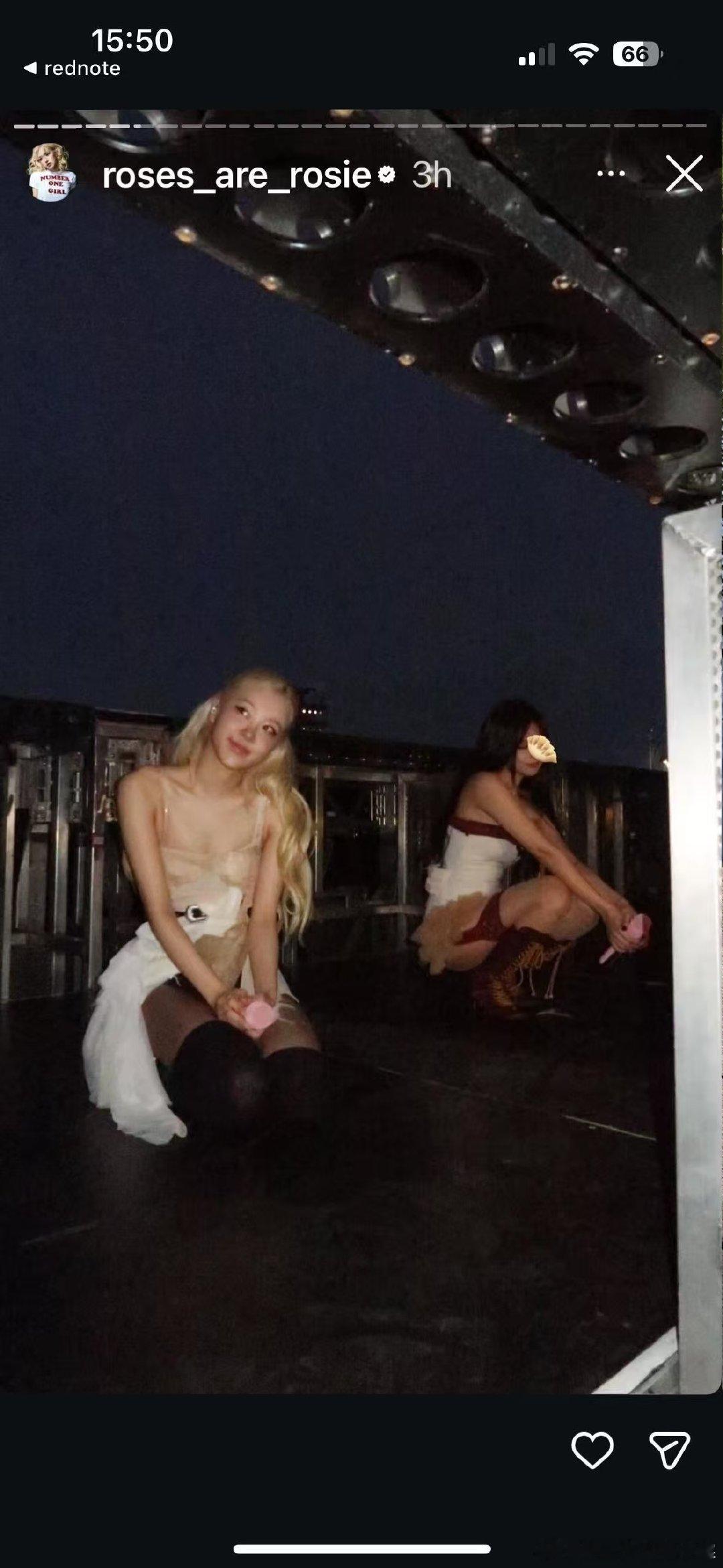 朴彩英合照打码Jennie 朴彩英合照打码Jennie，转头就又秀上恩爱了，真是