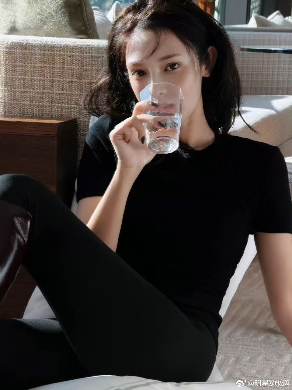 彭小苒白开水妆 彭小苒最新妆容好美，清透自然的