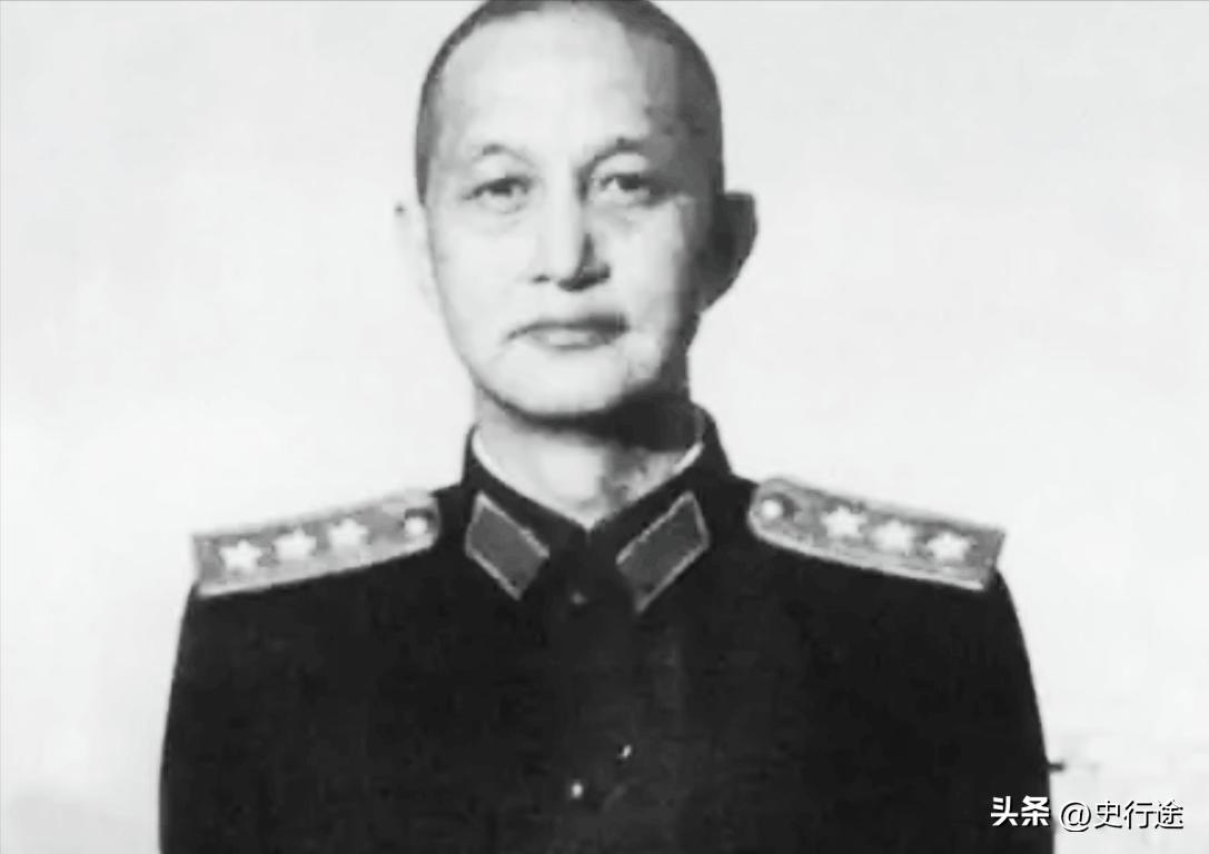 1965年秋天，毛主席在武汉问了韩先楚一句话：“洪麻子怎么样？”韩刚说完洪学智还