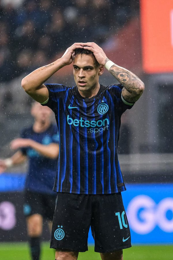 ⛔️🇦🇷劳塔罗左腿比目鱼肌受伤后出现了后遗症。他将离开赛场15天。 ‼️（E