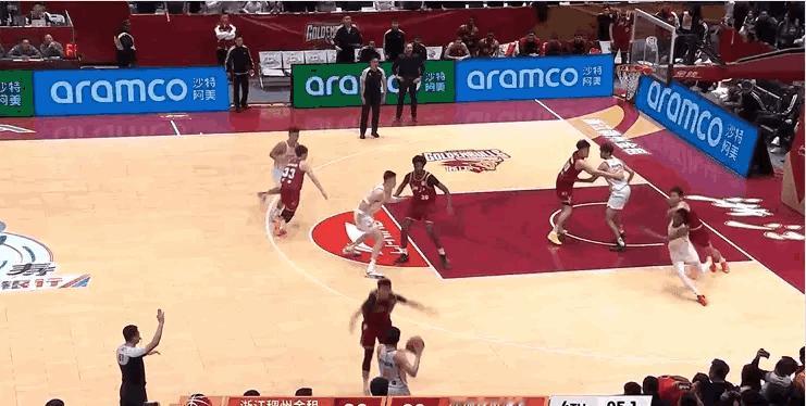 深圳队真的是….身上是有点啥的，又绝杀了…要知道今天史密斯第一节节末是扔进过一个