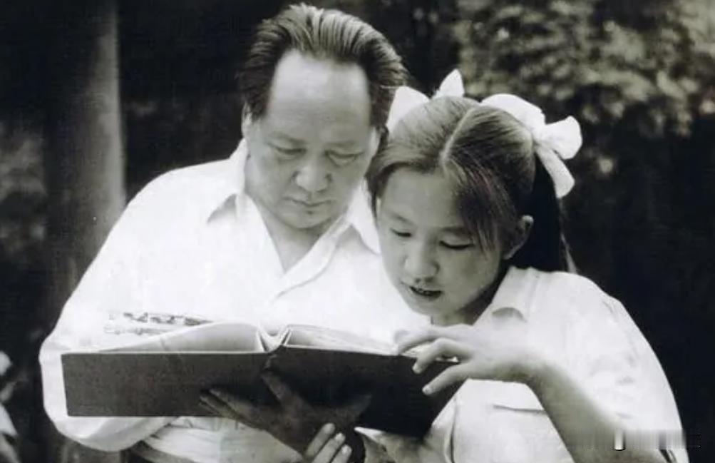 领袖女儿为何从小低调：李敏李讷，特殊身份怎样藏起来。
2003年全国政协十届一次