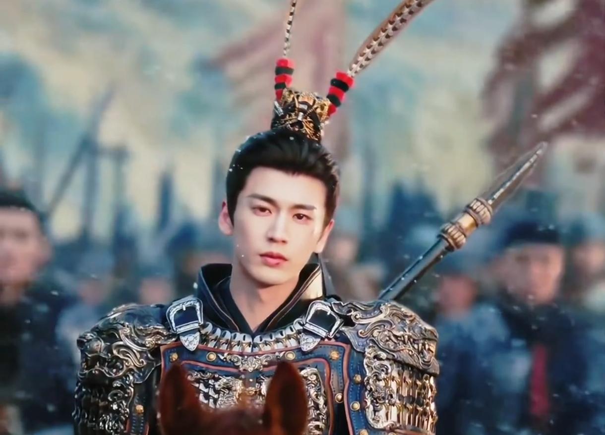 其实张凌赫的将军演得不错啊，身高颜值都在线，打戏也可以。

将军可以有粗犷豪迈的