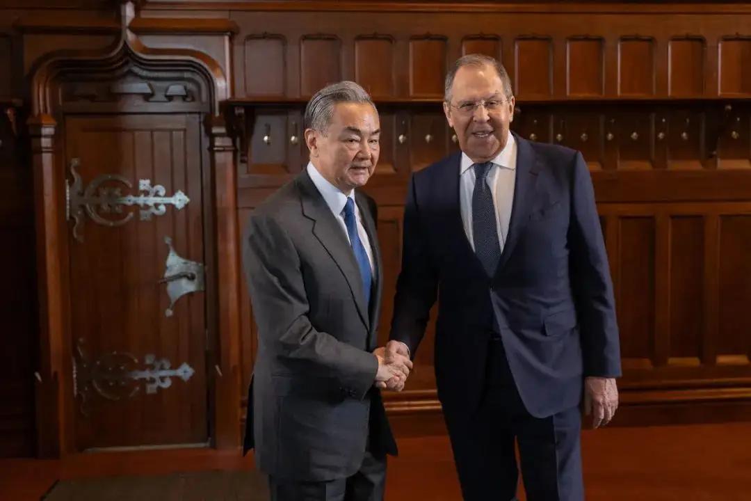 今天根据中方刚刚发布的消息，王外长将于12月1号到2号赴俄罗斯举行中俄第20轮战