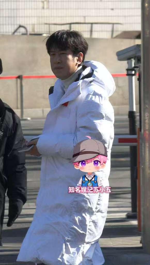 于洋这可是央视 瞧瞧于洋！这可是央视的场子啊，他却闲庭信步，这松弛感，旁人真学不