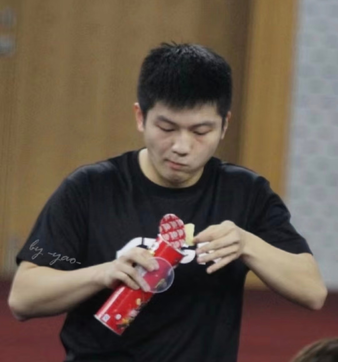 樊振东厨综首秀樊振东一饭封神2 谁懂这反差有多香！赛场上是世界第一大魔王，私下是