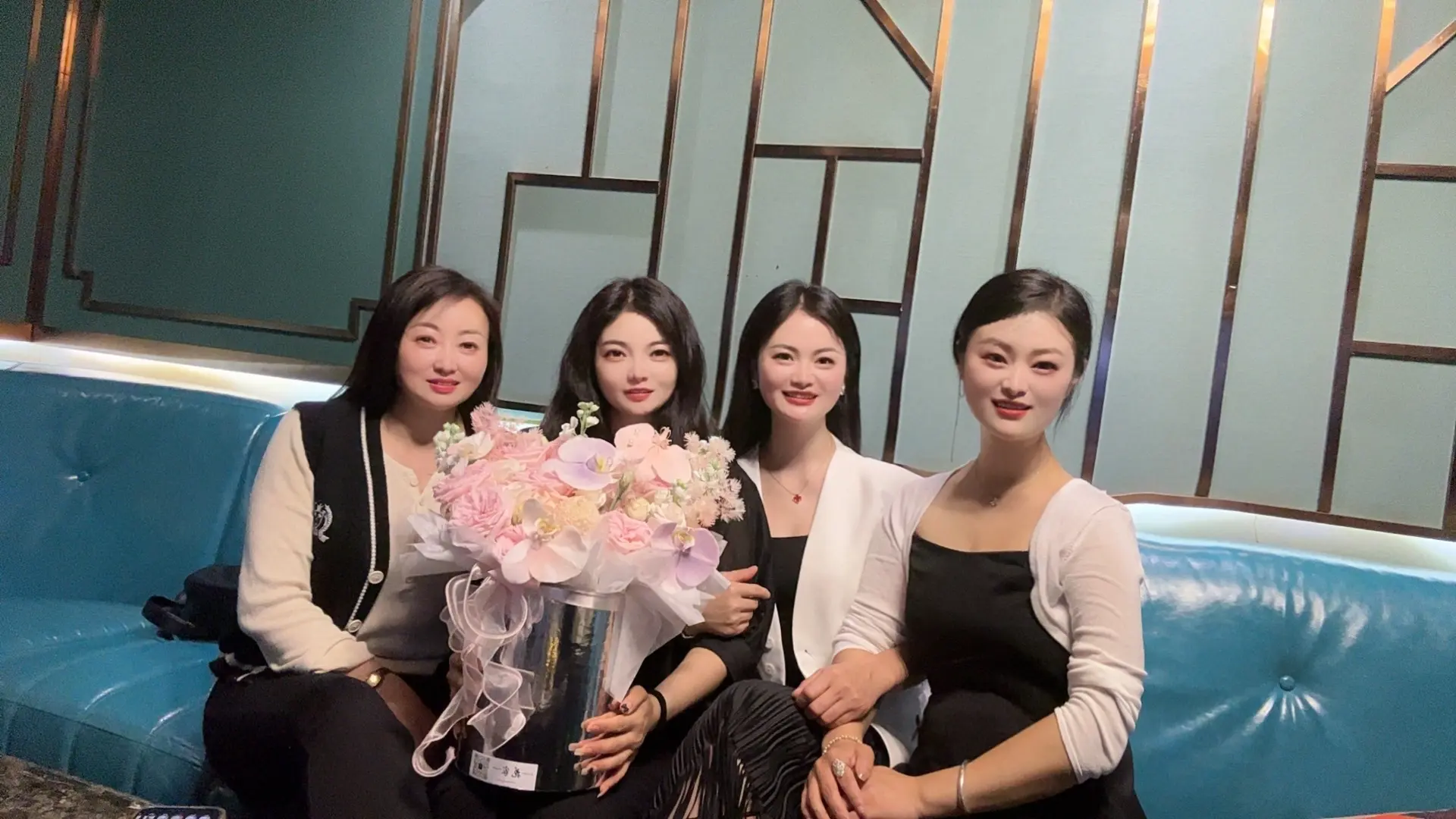 鲜花💐配美女   生日要快乐🎂