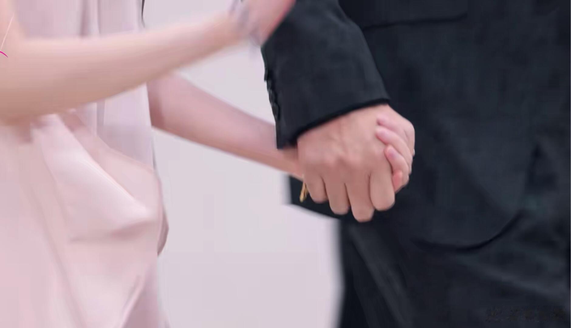 周佑凌回应柳柳普通周佑凌对柳柳说你是最好的周佑凌回应柳柳普通，周佑凌对柳柳说你是