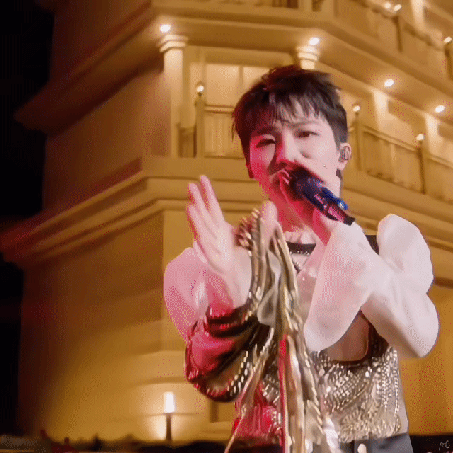 周深   周深的爱与不爱真的很明显【圈宝和米说下午好】  日子正趋于平静，  心