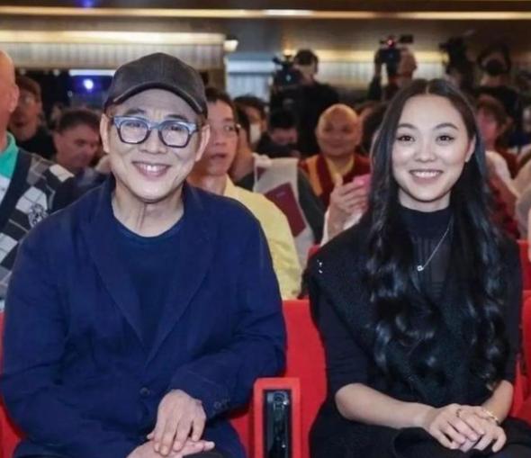 30万的车当嫁妆，网友嫌寒酸，可李连杰真正想给的是“别再来打扰”

李连杰和黄秋