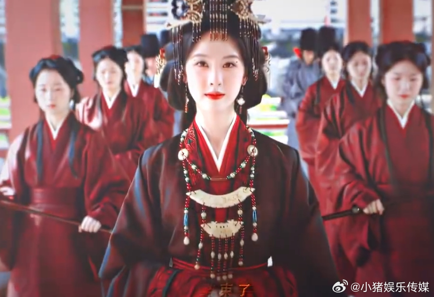陈都灵楚朝直视镜头这一下陈都灵眼神戏情绪表达力 陈都灵的眼神戏不再是简单的表达，