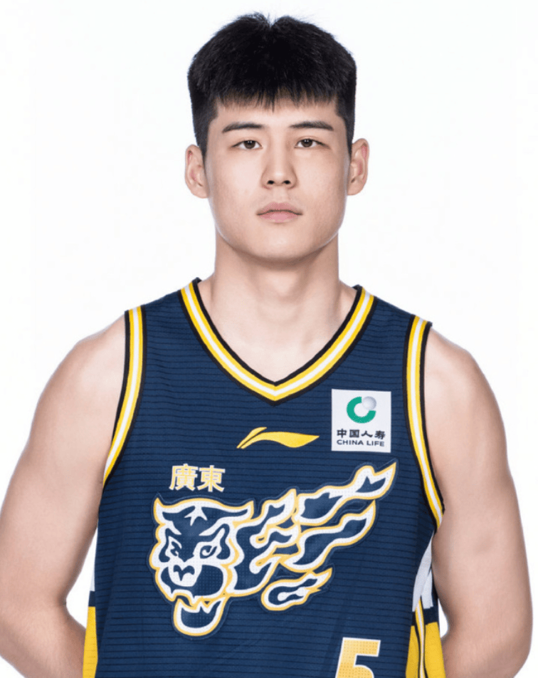 陈家政社媒分享新赛季定妆照并配文：Let’s go tiger